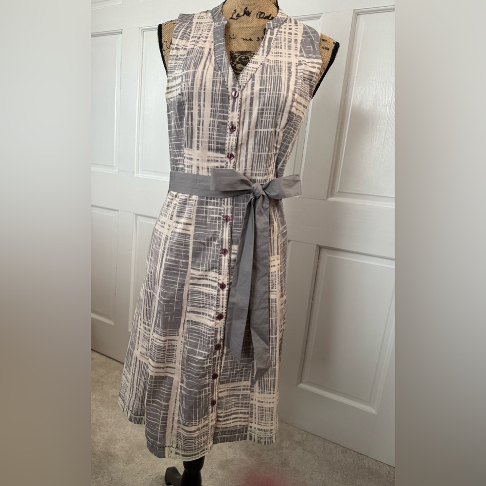 Gray Sleeveless Tie Front Midi Sundress